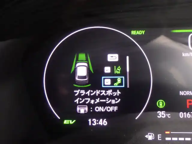 ホンダ ヴェゼル ハイブリッド e:HEV PLaY 千葉県 2021(令3)年 1.7万km プレミアムサンライトホワイトパール ホンダセンシング/・衝突軽減ブレーキ（CMBS）/・車線維持支援システム（LKAS）/・アダプティブクルーズコントロール（ACC）/・後方誤発進抑制機能/・誤発進抑制機能/・ブラインドスポットインフォメーション/サンルーフ/パワーバックドア/ハーフレザーシート/前席シートヒーター/9インチ純正コネクトナビ/地デジTV/【Bluetooth接続】/マルチビューカメラシステム/ドライブレコーダー（前後撮影）/ワイヤレス充電/ステアリングヒーター/ステアリングスイッチ/パドルシフト/ETC（2.0）/LEDヘッドライト/LEDフォグライト/コーナーセンサー/純正18インチアルミホイル/サイド/カーテンエアバッグ/Honda スマートキー