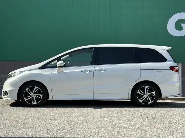 ホンダ オデッセイ アブソルート・Xホンダセンジング 千葉県 2017(平29)年 4.9万km ホワイトオーキッドパール 純正7インチメモリナビ/(フルセグTV/CD/DVD/AM/FM)/両側パワースライドドア/前後ドライブレコーダー/黒ハーフレザーシート/レーダークルーズコントロール/パドルシフト/ビルトインETC/バックカメラ/D席パワーシート/オートライト/純正アルミホイール/LEDフォグランプ/スペアキー/スマートキー