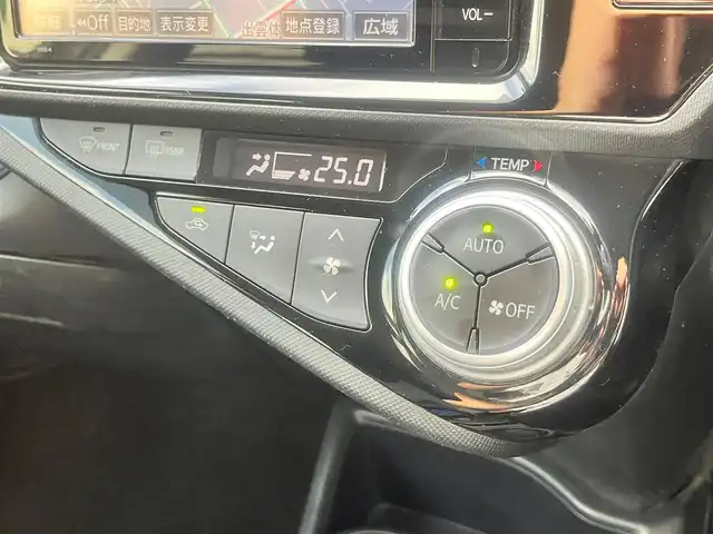 トヨタ アクア S 大分県 2016(平28)年 4.5万km ディープアメジストマイカメタリック 純正ＳＤナビ　/フルセグＴＶ　/ＤＶＤ再生　/Ｂｌｕｅｔｏｏｔｈ接続　/ＥＴＣ　/バックカメラ　/スマートキー　/プッシュスタート　/アイドリングストップ　/純正フロアマット
