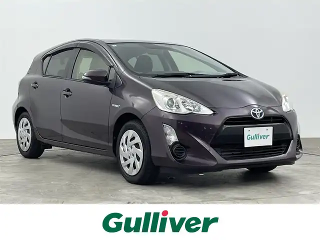 トヨタ アクア S 大分県 2016(平28)年 4.5万km ディープアメジストマイカメタリック 純正ＳＤナビ　/フルセグＴＶ　/ＤＶＤ再生　/Ｂｌｕｅｔｏｏｔｈ接続　/ＥＴＣ　/バックカメラ　/スマートキー　/プッシュスタート　/アイドリングストップ　/純正フロアマット