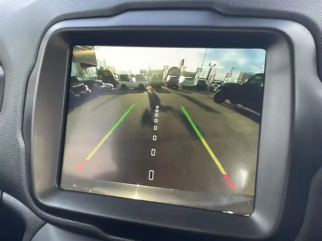 クライスラー・ジープ ジープ レネゲード リミテッド 三重県 2022(令4)年 3.9万km ガンＭ ワンオーナー/ＢＦグッドリッチ　/純正ナビ　/バックカメラ/カープレイ　/黒革シート　/ＥＴＣ　　/前後ドライブレコーダー　/パワーシート　/シートヒーター　/クルーズコントロール　/ＬＥＤヘッドライト　/ＭＬＴ１６インチアルミ