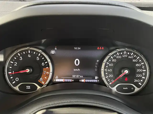 クライスラー・ジープ ジープ レネゲード リミテッド 三重県 2022(令4)年 3.9万km ガンＭ ワンオーナー/ＢＦグッドリッチ　/純正ナビ　/バックカメラ/カープレイ　/黒革シート　/ＥＴＣ　　/前後ドライブレコーダー　/パワーシート　/シートヒーター　/クルーズコントロール　/ＬＥＤヘッドライト　/ＭＬＴ１６インチアルミ