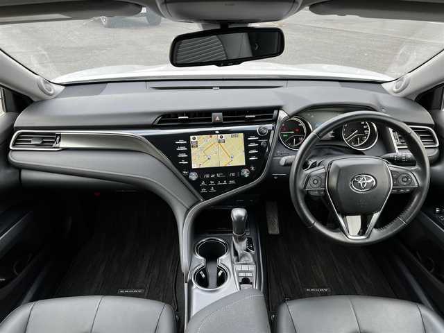 トヨタ カムリ WS 道央・札幌 2020(令2)年 4.5万km プラチナホワイトパールマイカ ４WD/寒冷地仕様/JBLサウンド/純正メーカーOPナビ/AM/FM/BT/トヨタセーフティセンス/衝突被害軽減ブレーキ/横滑り防止装置/レーダークルーズコントロール/レーンキープアシスト/クリアランスソナー/バックカメラ/ビルトインETC/アイドリングストップ/ECOMODE/SPORTMODE/D席パワーシート/ハーフレザーシート/革巻きステアリング/ステアリングリモコン/パドルシフト/電動パーキング/自動防眩ミラー/MTモード付AT/プッシュスタート/スマートキー/LEDヘッドライト/オートライト/オートマチックハイビーム/フォグランプ/電動格納ミラー/ヒーテッドドアミラー/ウィンカーミラー/純正フロアマット/ワイパーデアイサー