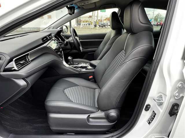 トヨタ カムリ WS 道央・札幌 2020(令2)年 4.5万km プラチナホワイトパールマイカ ４WD/寒冷地仕様/JBLサウンド/純正メーカーOPナビ/AM/FM/BT/トヨタセーフティセンス/衝突被害軽減ブレーキ/横滑り防止装置/レーダークルーズコントロール/レーンキープアシスト/クリアランスソナー/バックカメラ/ビルトインETC/アイドリングストップ/ECOMODE/SPORTMODE/D席パワーシート/ハーフレザーシート/革巻きステアリング/ステアリングリモコン/パドルシフト/電動パーキング/自動防眩ミラー/MTモード付AT/プッシュスタート/スマートキー/LEDヘッドライト/オートライト/オートマチックハイビーム/フォグランプ/電動格納ミラー/ヒーテッドドアミラー/ウィンカーミラー/純正フロアマット/ワイパーデアイサー