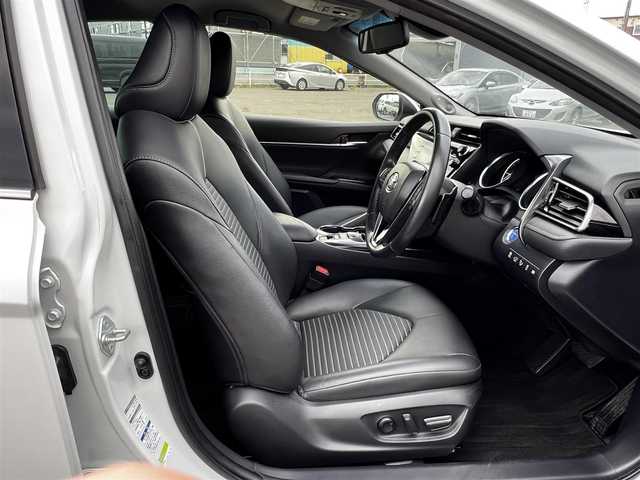 トヨタ カムリ WS 道央・札幌 2020(令2)年 4.5万km プラチナホワイトパールマイカ ４WD/寒冷地仕様/JBLサウンド/純正メーカーOPナビ/AM/FM/BT/トヨタセーフティセンス/衝突被害軽減ブレーキ/横滑り防止装置/レーダークルーズコントロール/レーンキープアシスト/クリアランスソナー/バックカメラ/ビルトインETC/アイドリングストップ/ECOMODE/SPORTMODE/D席パワーシート/ハーフレザーシート/革巻きステアリング/ステアリングリモコン/パドルシフト/電動パーキング/自動防眩ミラー/MTモード付AT/プッシュスタート/スマートキー/LEDヘッドライト/オートライト/オートマチックハイビーム/フォグランプ/電動格納ミラー/ヒーテッドドアミラー/ウィンカーミラー/純正フロアマット/ワイパーデアイサー