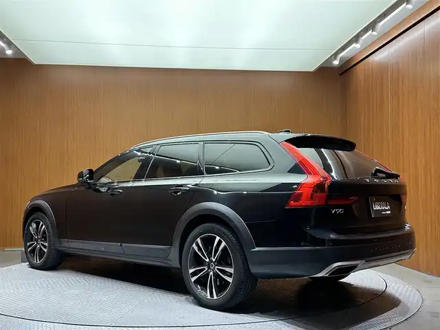 ボルボ Ｖ９０ クロスカントリー D4 AWD サマム 千葉県 2018(平30)年 5万km オニキスブラックP ＡＣＣ　/茶革シート　/ｈａｒｍａｎｋａｒｄｏｎサウンド　/ナビ　/ＴＶ　/３６０°　/ＨＵＤ　/シートＨ　/ベンチレーション　/ステアリングヒーター　/電動リアゲート　/ＬＥＤヘッドライト　/衝突軽減Ｂ　/ＢＳＭ　/ＬＫＡ