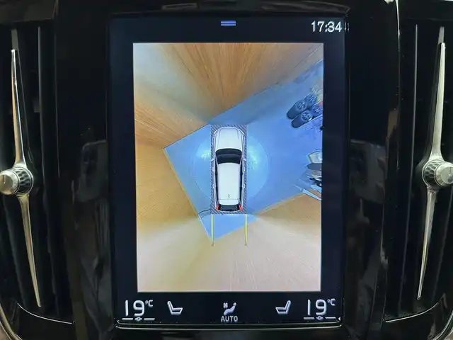 ボルボ Ｖ９０ クロスカントリー D4 AWD サマム 千葉県 2018(平30)年 5万km オニキスブラックP ＡＣＣ　/茶革シート　/ｈａｒｍａｎｋａｒｄｏｎサウンド　/ナビ　/ＴＶ　/３６０°　/ＨＵＤ　/シートＨ　/ベンチレーション　/ステアリングヒーター　/電動リアゲート　/ＬＥＤヘッドライト　/衝突軽減Ｂ　/ＢＳＭ　/ＬＫＡ