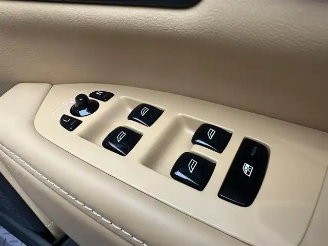 ボルボ Ｖ９０ クロスカントリー D4 AWD サマム 千葉県 2018(平30)年 5万km オニキスブラックP ＡＣＣ　/茶革シート　/ｈａｒｍａｎｋａｒｄｏｎサウンド　/ナビ　/ＴＶ　/３６０°　/ＨＵＤ　/シートＨ　/ベンチレーション　/ステアリングヒーター　/電動リアゲート　/ＬＥＤヘッドライト　/衝突軽減Ｂ　/ＢＳＭ　/ＬＫＡ