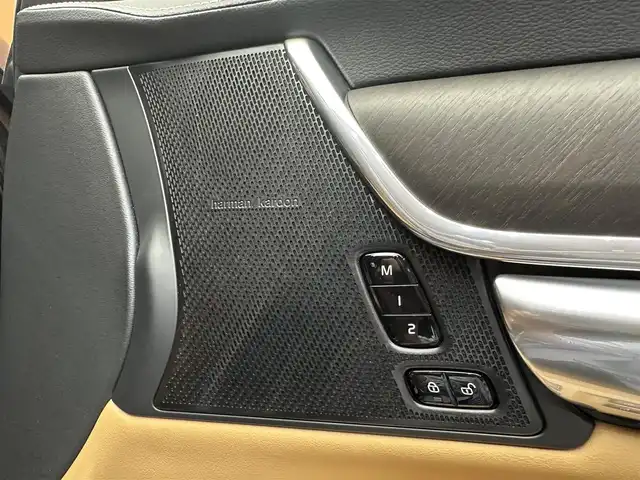 ボルボ Ｖ９０ クロスカントリー D4 AWD サマム 千葉県 2018(平30)年 5万km オニキスブラックP ＡＣＣ　/茶革シート　/ｈａｒｍａｎｋａｒｄｏｎサウンド　/ナビ　/ＴＶ　/３６０°　/ＨＵＤ　/シートＨ　/ベンチレーション　/ステアリングヒーター　/電動リアゲート　/ＬＥＤヘッドライト　/衝突軽減Ｂ　/ＢＳＭ　/ＬＫＡ