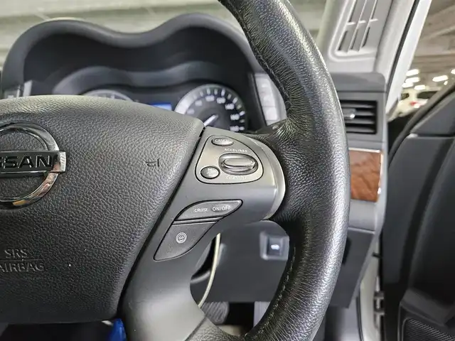 日産 フーガ 250GT 長崎県 2020(令2)年 7.7万km ブリリアントホワイトパール 〇純正８インチナビ/〇フルセグTV/〇バックカメラ/〇アラウンドビューモニター/〇ビルトインETC/〇ドライブレコーダー/〇後席モニター/〇インテリジェントクルーズコントロール/〇コーナーセンサー/〇運転支援システム/〇SRSエアバッグ/〇オートライト/〇LEDヘッドライト/〇LEDフロントフォグランプ/〇オートライト/〇革巻きステアリングホイール/〇フォレストエアコン/〇ブラックネオソフィール/ジャガード織物コンビシート/〇パワーシート/パワーオットマン/〇純正18インチアルミホイール/〇インテリジェントキー/〇禁煙車