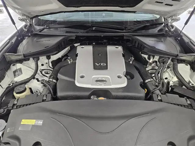 日産 フーガ 250GT 長崎県 2020(令2)年 7.7万km ブリリアントホワイトパール 〇純正８インチナビ/〇フルセグTV/〇バックカメラ/〇アラウンドビューモニター/〇ビルトインETC/〇ドライブレコーダー/〇後席モニター/〇インテリジェントクルーズコントロール/〇コーナーセンサー/〇運転支援システム/〇SRSエアバッグ/〇オートライト/〇LEDヘッドライト/〇LEDフロントフォグランプ/〇オートライト/〇革巻きステアリングホイール/〇フォレストエアコン/〇ブラックネオソフィール/ジャガード織物コンビシート/〇パワーシート/パワーオットマン/〇純正18インチアルミホイール/〇インテリジェントキー/〇禁煙車