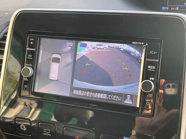 日産 セレナ e－パワー ハイウェイスター V 茨城県 2018(平30)年 8.7万km ブリリアントホワイトパール 2トーン 純正ナビ7インチワイド/（AM/FM/CD/DVD）/フルセグTV/アラウンドビューモニター/フリップダウンモニター/ETC/両側パワースライド/黒革調シートカバー