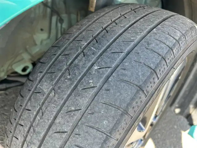 トヨタ シエンタ ハイブリッド G クエロ 宮城県 2020(令2)年 5.7万km ブラックマイカ/ラディアントグリーンメタリック 2トーン パノラミックビュー対応ナビレディパッケージ/・パノラミックビューモニター/・ステアリングスイッチ/・ドアミラーヒーター/寒冷地仕様/・デアイサー/・リアヒーターダクト/シートヒーター/ステアリングヒーター/16インチアルミホイール/＝＝＝/TRDエアロ/　（フロント・サイド・リア・アンダー）/ToyotaSafetySense/・プリクラッシュセーフティ/・レーンディパーチャーアラート/・オートマチックハイビーム/先行車発進告知機能/インテリジェントクリアランスソナー/ALPINEナビ/　【CD/DVD/SD/BT/iPod/USB/AM/FM】/ALPINEフリップダウンモニター/両側パワースライドドア/ハーフレザーシート/１００V充電/クルーズコントロール/ビルトインETC/社外前後ドライブレコーダー/LEDヘッドライト/LEDフォグライト/スマートキー/プッシュスタート/純正16インチアルミホイール/純正フロアマット/ダブルエアバッグ