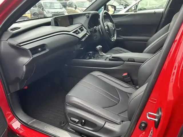 レクサス ＵＸ 250h Fスポーツ 愛媛県 2019(令1)年 6.8万km マダーレッド メーカーオプション純正ナビ/BT/AM・FM/CD/DVD/フルセグTV/サンルーフ/ETC2.0/全方位カメラ/ドライブレコーダー/D席+N席パワーシート・シートヒーター/ステアリングヒーター/パドルシフト/フォグランプ/追従型クルーズコントロール/ブラインドスポットモニター/ヘッドアップディスプレイ/純正アルミホイール/純正フロアマット