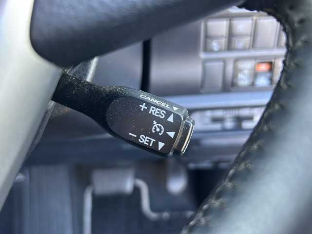 トヨタ ヴォクシー ハイブリッド ZS 煌Ⅱ 愛媛県 2020(令2)年 7.1万km ブラック 純正ナビ/Bluetooth/CD/DVD/USB/フルセグ/両側パワースライドドア/バックカメラ/ETC/クルーズコントロール/前席シートヒーター/純正フロアマット/純正16インチAW/アイドリングストップ/コーナーセンサー/オートライト/LEDヘッドライト/フォグランプ/保証書/取扱説明書