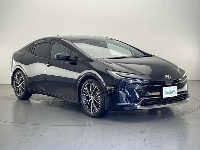 トヨタ プリウス Z 長野県 2024(令6)年 0.5万km アティチュードブラックマイカ 4WD/12.3インチディスプレイオーディオナビ/（フルセグ/Bluetooth/AppleCarPlay/AndroidAuto)/360°カメラ/ETC2.0/トヨタセーフティーセンス/・プリクラッシュブレーキ/・レーンキープアシスト/・レーンディパーチャーアラート/・プロアクティブドライビングアシスト/・リヤクロストラフィックアラート/・ブラインドスポットモニター/・前後コーナーセンサー/レーダークルーズコントロール/デジタルインナーミラー/前席シートヒーター/ステアリングヒーター/社外セキュリティ/ワイヤレス充電/電動リアゲート/メモリ付きパワーシート（運転席）/LEDヘッドライト/スマートキー