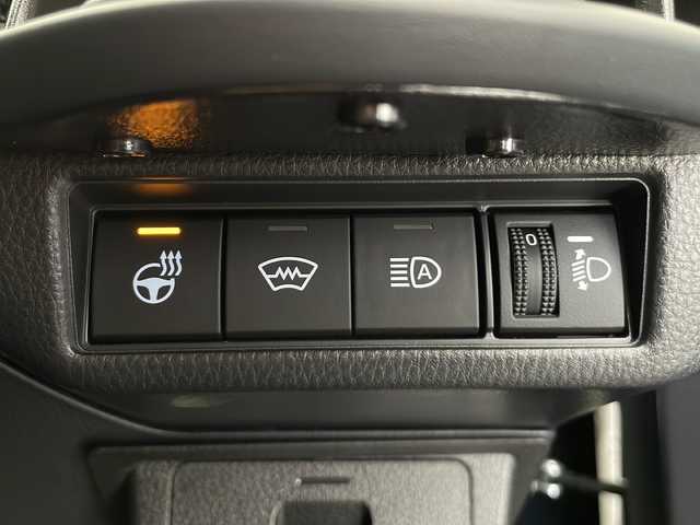 トヨタ プリウス Z 長野県 2024(令6)年 0.5万km アティチュードブラックマイカ 4WD/12.3インチディスプレイオーディオナビ/（フルセグ/Bluetooth/AppleCarPlay/AndroidAuto)/360°カメラ/ETC2.0/トヨタセーフティーセンス/・プリクラッシュブレーキ/・レーンキープアシスト/・レーンディパーチャーアラート/・プロアクティブドライビングアシスト/・リヤクロストラフィックアラート/・ブラインドスポットモニター/・前後コーナーセンサー/レーダークルーズコントロール/デジタルインナーミラー/前席シートヒーター/ステアリングヒーター/社外セキュリティ/ワイヤレス充電/電動リアゲート/メモリ付きパワーシート（運転席）/LEDヘッドライト/スマートキー