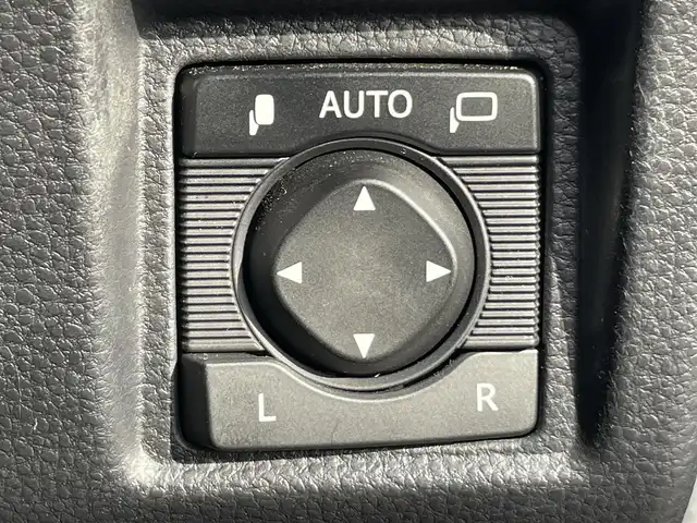 トヨタ クラウン ハイブリッド G 岡山県 2020(令2)年 12.4万km ブラック 登録時走行距離123489km/純正ナビ/フルセグTV(AM/FM/CD/DVD/Bluetooth)/全方位カメラ/ビルトインETC2.0/リヤコンフォートパッケージ/・電動リヤサンシェード/・リヤオートエアコン/トヨタセーフティセンス/・ブラインドスポットモニター/・レーダークルーズコントロール/・オートマチックハイビーム/・プリクラッシュセーフティ/・レーンディバーチャーアラート/・アドバンストパーク/横滑り防止装置/オートブレーキホールド/全席パワーシート/全席シートヒーター/D/N席ベンチレーション/ステアリングヒーター/本革シート/本革巻きステアリング/純正フロアマット/17インチ純正AW