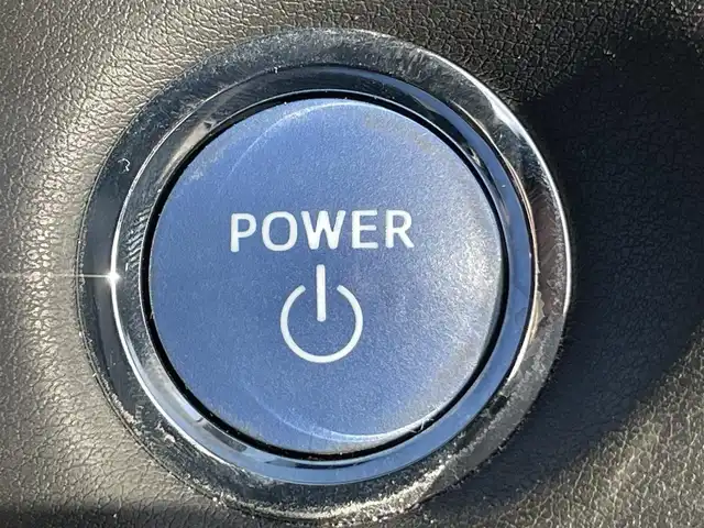 トヨタ クラウン ハイブリッド G 岡山県 2020(令2)年 12.4万km ブラック 登録時走行距離123489km/純正ナビ/フルセグTV(AM/FM/CD/DVD/Bluetooth)/全方位カメラ/ビルトインETC2.0/リヤコンフォートパッケージ/・電動リヤサンシェード/・リヤオートエアコン/トヨタセーフティセンス/・ブラインドスポットモニター/・レーダークルーズコントロール/・オートマチックハイビーム/・プリクラッシュセーフティ/・レーンディバーチャーアラート/・アドバンストパーク/横滑り防止装置/オートブレーキホールド/全席パワーシート/全席シートヒーター/D/N席ベンチレーション/ステアリングヒーター/本革シート/本革巻きステアリング/純正フロアマット/17インチ純正AW