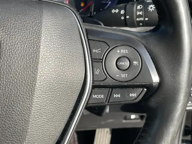 トヨタ クラウン ハイブリッド G 岡山県 2020(令2)年 12.4万km ブラック 登録時走行距離123489km/純正ナビ/フルセグTV(AM/FM/CD/DVD/Bluetooth)/全方位カメラ/ビルトインETC2.0/リヤコンフォートパッケージ/・電動リヤサンシェード/・リヤオートエアコン/トヨタセーフティセンス/・ブラインドスポットモニター/・レーダークルーズコントロール/・オートマチックハイビーム/・プリクラッシュセーフティ/・レーンディバーチャーアラート/・アドバンストパーク/横滑り防止装置/オートブレーキホールド/全席パワーシート/全席シートヒーター/D/N席ベンチレーション/ステアリングヒーター/本革シート/本革巻きステアリング/純正フロアマット/17インチ純正AW