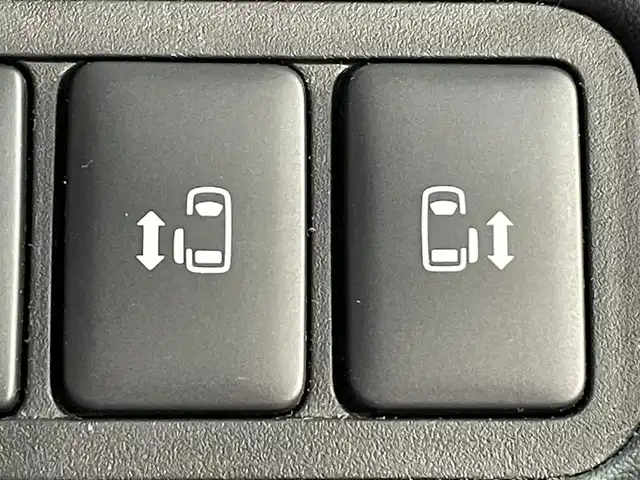 三菱 デリカＤ：５ P 愛知県 2019(平31)年 6.1万km スターリングシルバーM 純正10インチナビ/フリップダウンモニター/純正両側サイドステップ/キルティングレザーシート/衝突軽減ブレーキ/両側電動スライドドア/アラウンドビューモニター/レーダークルーズコントロール/100V電源/シートヒーター/LEDヘッドライト/ETC/ブラインドスポットモニター/パワーシート/電動リアゲート/フルセグTV/Bluetooth/レーンキープアシスト/オートハイビーム/プッシュスタート/USB接続/スマートキー/CD/DVD再生/アイドリングストップ/ミュージックサーバー/ミュージックプレイヤー接続/純正アルミホイール/オートライト/ディーゼル/ターボ/4WD/トランスファースイッチ/パドルシフト/ウィンカーミラー/電動格納ミラー/ドアバイザー/ISOFIX/ステアリングリモコン/横滑り防止装置/電動パーキングブレーキ/オートブレーキホールド