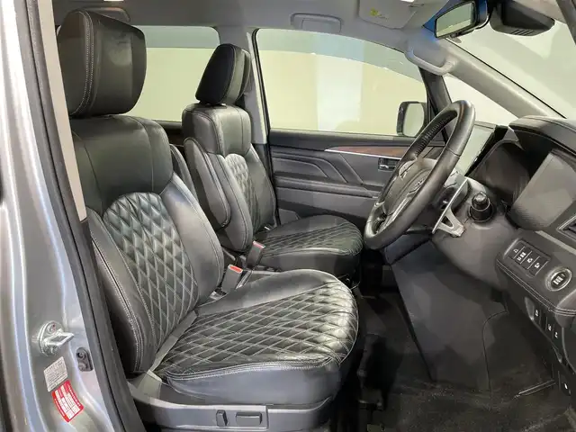 三菱 デリカＤ：５ P 愛知県 2019(平31)年 6.1万km スターリングシルバーM 純正10インチナビ/フリップダウンモニター/純正両側サイドステップ/キルティングレザーシート/衝突軽減ブレーキ/両側電動スライドドア/アラウンドビューモニター/レーダークルーズコントロール/100V電源/シートヒーター/LEDヘッドライト/ETC/ブラインドスポットモニター/パワーシート/電動リアゲート/フルセグTV/Bluetooth/レーンキープアシスト/オートハイビーム/プッシュスタート/USB接続/スマートキー/CD/DVD再生/アイドリングストップ/ミュージックサーバー/ミュージックプレイヤー接続/純正アルミホイール/オートライト/ディーゼル/ターボ/4WD/トランスファースイッチ/パドルシフト/ウィンカーミラー/電動格納ミラー/ドアバイザー/ISOFIX/ステアリングリモコン/横滑り防止装置/電動パーキングブレーキ/オートブレーキホールド