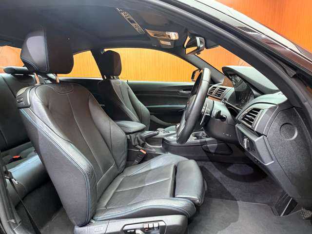 ＢＭＷ Ｍ２ 千葉県 2016(平28)年 3.9万km サファイアブラックP サンルーフ　/黒革シート　/クルーズコントロール　/ナビ　/Ｂカメラ　/Ｂｌｕｅｔｏｏｔｈ接続　/電動シート　/シートヒーター　/ＰＤＣ　/アダプティブＨＩＤライト　/インテリジェントセーフティ　/ワンオーナー