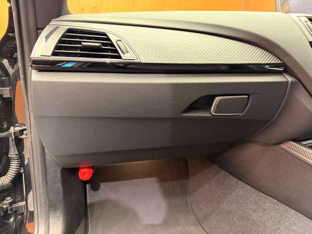 ＢＭＷ Ｍ２ 千葉県 2016(平28)年 3.9万km サファイアブラックP サンルーフ　/黒革シート　/クルーズコントロール　/ナビ　/Ｂカメラ　/Ｂｌｕｅｔｏｏｔｈ接続　/電動シート　/シートヒーター　/ＰＤＣ　/アダプティブＨＩＤライト　/インテリジェントセーフティ　/ワンオーナー