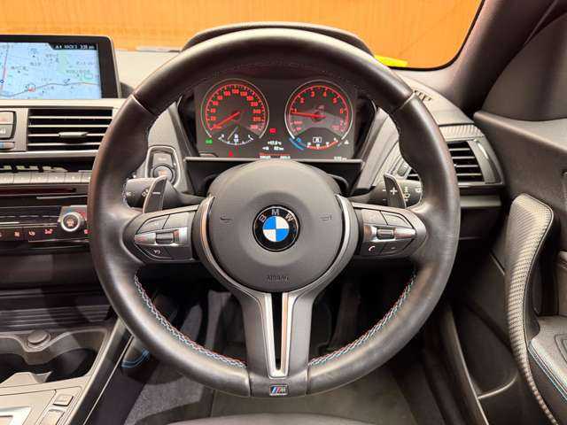 ＢＭＷ Ｍ２ 千葉県 2016(平28)年 3.9万km サファイアブラックP サンルーフ　/黒革シート　/クルーズコントロール　/ナビ　/Ｂカメラ　/Ｂｌｕｅｔｏｏｔｈ接続　/電動シート　/シートヒーター　/ＰＤＣ　/アダプティブＨＩＤライト　/インテリジェントセーフティ　/ワンオーナー