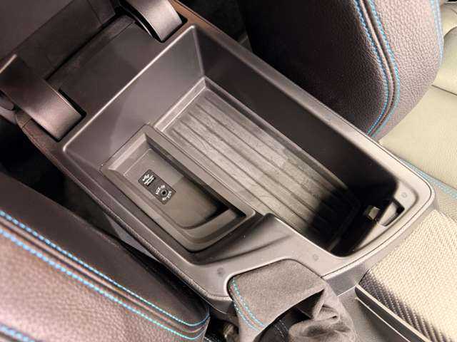 ＢＭＷ Ｍ２ 千葉県 2016(平28)年 3.9万km サファイアブラックP サンルーフ　/黒革シート　/クルーズコントロール　/ナビ　/Ｂカメラ　/Ｂｌｕｅｔｏｏｔｈ接続　/電動シート　/シートヒーター　/ＰＤＣ　/アダプティブＨＩＤライト　/インテリジェントセーフティ　/ワンオーナー