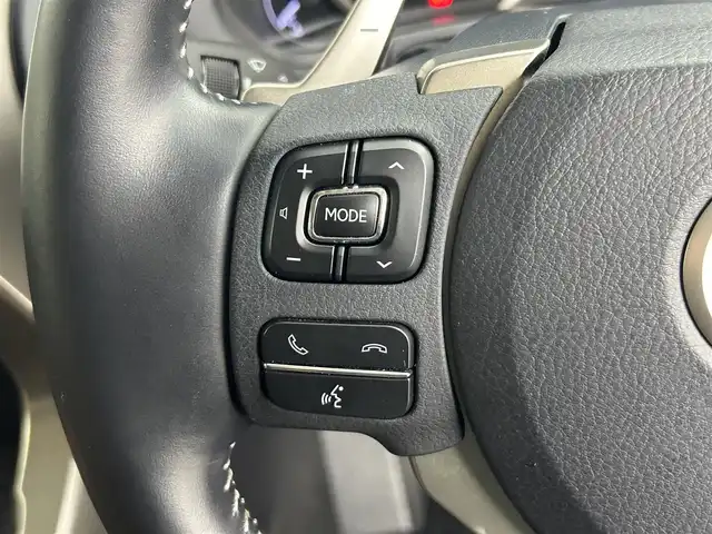 レクサス ＮＸ 300h バージョンL 道央・札幌 2019(平31)年 2.4万km ソニッククォーツ ・４WD/・純正ナビ/　CD/DVD/SD/USB/AUX/BT/フルセグTV/・サイド＆バックカメラ/・ビルトインETC2.0/・ドライブレコーダー前方（DRT-H68A）/・レクサスセーフティ/　PCS/LDA/PKSA/PKSB/・クリアランスソナー/・レーダークルーズコントロール/・オートブレーキホールド/・パドルシフト/・オートマチックハイビーム/・オートライト/・三眼LEDヘッドライト/・フロントフォグランプ/・レザーシート/・D席シートメモリー/・D+N席パワーシート/・D+N席シートヒーター＆ベンチレーション/・ステアリングヒーター/・nanoe付AAC/・パワーバックドア/・リアシート電動格納/・純正フロアマット/・プッシュスタート/・スマートキー/・スペアキー/・カードキー/・取/保