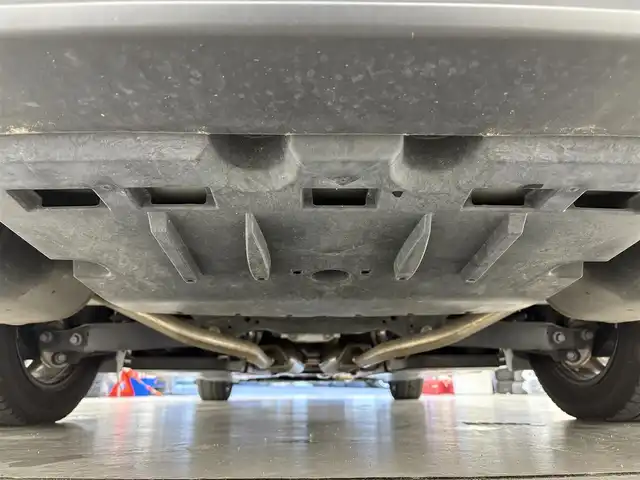 トヨタ クラウン ハイブリッド S Cパッケージ 滋賀県 2019(平31)年 2.1万km プレシャスガレナ 純正ナビ/【Bluetooth/フルセグTV/CD/DVD】/パノラミックビューモニター/パーキングアシスト/パーキングサポートブレーキ/ヘッドアップディスプレイ/ETC2.0/前後ドラレコ/トヨタセーフティセンス/・プリクラッシュセーフティ/・レーントレーシングアシスト/・レーダークルーズコントロール/・オートマチックハイビーム/・ロードサインアシスト/・先行車発進告知機能/ブラインドスポットモニター/リアクロストラフィックオートブレーキ/リアクロストラフィックアラート/パワーシート/シートヒーター/ステアリングヒーター/LEDヘッドライト/パドルシフト/純正アルミ積込（サマータイヤ付き）