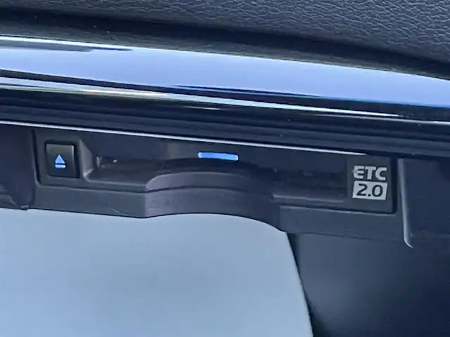 トヨタ クラウン ハイブリッド S Cパッケージ 滋賀県 2019(平31)年 2.1万km プレシャスガレナ 純正ナビ/【Bluetooth/フルセグTV/CD/DVD】/パノラミックビューモニター/パーキングアシスト/パーキングサポートブレーキ/ヘッドアップディスプレイ/ETC2.0/前後ドラレコ/トヨタセーフティセンス/・プリクラッシュセーフティ/・レーントレーシングアシスト/・レーダークルーズコントロール/・オートマチックハイビーム/・ロードサインアシスト/・先行車発進告知機能/ブラインドスポットモニター/リアクロストラフィックオートブレーキ/リアクロストラフィックアラート/パワーシート/シートヒーター/ステアリングヒーター/LEDヘッドライト/パドルシフト/純正アルミ積込（サマータイヤ付き）