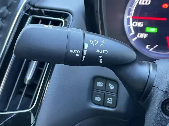 トヨタ クラウン ハイブリッド S Cパッケージ 滋賀県 2019(平31)年 2.1万km プレシャスガレナ 純正ナビ/【Bluetooth/フルセグTV/CD/DVD】/パノラミックビューモニター/パーキングアシスト/パーキングサポートブレーキ/ヘッドアップディスプレイ/ETC2.0/前後ドラレコ/トヨタセーフティセンス/・プリクラッシュセーフティ/・レーントレーシングアシスト/・レーダークルーズコントロール/・オートマチックハイビーム/・ロードサインアシスト/・先行車発進告知機能/ブラインドスポットモニター/リアクロストラフィックオートブレーキ/リアクロストラフィックアラート/パワーシート/シートヒーター/ステアリングヒーター/LEDヘッドライト/パドルシフト/純正アルミ積込（サマータイヤ付き）