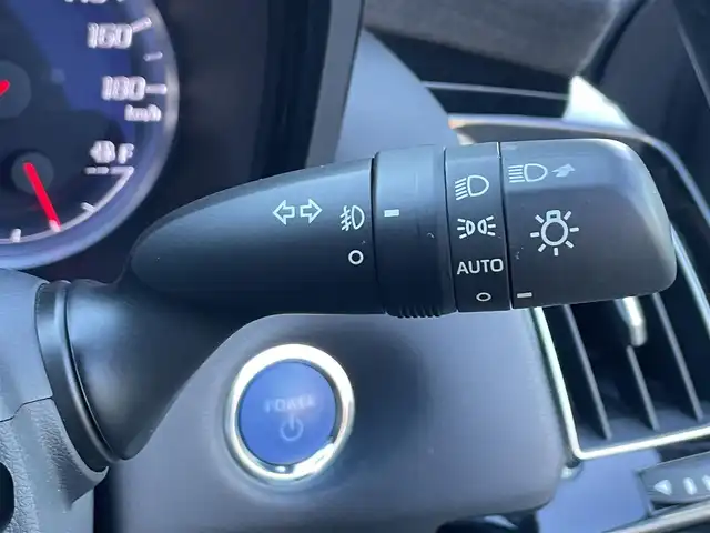 トヨタ クラウン ハイブリッド S Cパッケージ 滋賀県 2019(平31)年 2.1万km プレシャスガレナ 純正ナビ/【Bluetooth/フルセグTV/CD/DVD】/パノラミックビューモニター/パーキングアシスト/パーキングサポートブレーキ/ヘッドアップディスプレイ/ETC2.0/前後ドラレコ/トヨタセーフティセンス/・プリクラッシュセーフティ/・レーントレーシングアシスト/・レーダークルーズコントロール/・オートマチックハイビーム/・ロードサインアシスト/・先行車発進告知機能/ブラインドスポットモニター/リアクロストラフィックオートブレーキ/リアクロストラフィックアラート/パワーシート/シートヒーター/ステアリングヒーター/LEDヘッドライト/パドルシフト/純正アルミ積込（サマータイヤ付き）