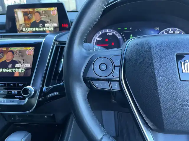 トヨタ クラウン ハイブリッド S Cパッケージ 滋賀県 2019(平31)年 2.1万km プレシャスガレナ 純正ナビ/【Bluetooth/フルセグTV/CD/DVD】/パノラミックビューモニター/パーキングアシスト/パーキングサポートブレーキ/ヘッドアップディスプレイ/ETC2.0/前後ドラレコ/トヨタセーフティセンス/・プリクラッシュセーフティ/・レーントレーシングアシスト/・レーダークルーズコントロール/・オートマチックハイビーム/・ロードサインアシスト/・先行車発進告知機能/ブラインドスポットモニター/リアクロストラフィックオートブレーキ/リアクロストラフィックアラート/パワーシート/シートヒーター/ステアリングヒーター/LEDヘッドライト/パドルシフト/純正アルミ積込（サマータイヤ付き）