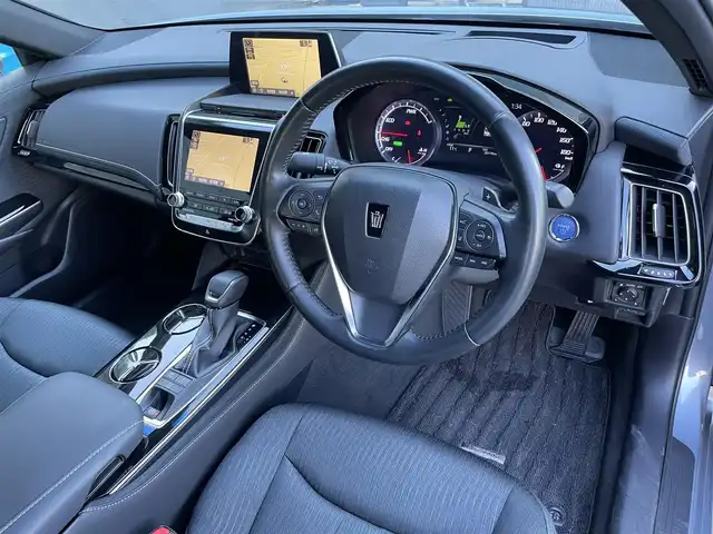 トヨタ クラウン ハイブリッド S Cパッケージ 滋賀県 2019(平31)年 2.1万km プレシャスガレナ 純正ナビ/【Bluetooth/フルセグTV/CD/DVD】/パノラミックビューモニター/パーキングアシスト/パーキングサポートブレーキ/ヘッドアップディスプレイ/ETC2.0/前後ドラレコ/トヨタセーフティセンス/・プリクラッシュセーフティ/・レーントレーシングアシスト/・レーダークルーズコントロール/・オートマチックハイビーム/・ロードサインアシスト/・先行車発進告知機能/ブラインドスポットモニター/リアクロストラフィックオートブレーキ/リアクロストラフィックアラート/パワーシート/シートヒーター/ステアリングヒーター/LEDヘッドライト/パドルシフト/純正アルミ積込（サマータイヤ付き）