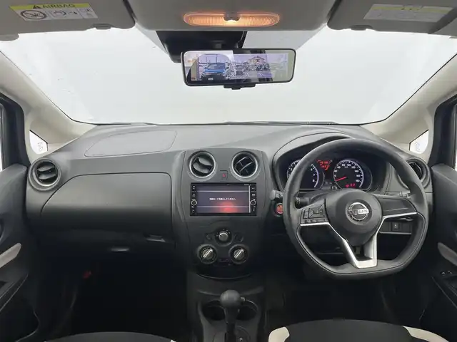 日産 ノート X 富山県 2018(平30)年 5万km スーパーブラック 純正ナビ【MM318D-W】/（BT/TV/CD/DVD/AM/FM）/フルセグTV/アラウンドビューモニター/衝突被害軽減ブレーキ/コーナーセンサー/レーンキープアシスト/オートマチックライト/LEDヘッドライト/横滑り防止装置/デジタルインナーミラー/ドライブレコーダー前/ETC/純正フロアマット/ドアバイザー/ウィンカーミラー/プッシュスタート/スマートキー×２/取扱説明書