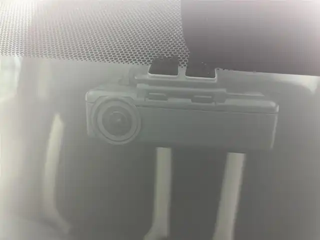 日産 ノート X 富山県 2018(平30)年 5万km スーパーブラック 純正ナビ【MM318D-W】/（BT/TV/CD/DVD/AM/FM）/フルセグTV/アラウンドビューモニター/衝突被害軽減ブレーキ/コーナーセンサー/レーンキープアシスト/オートマチックライト/LEDヘッドライト/横滑り防止装置/デジタルインナーミラー/ドライブレコーダー前/ETC/純正フロアマット/ドアバイザー/ウィンカーミラー/プッシュスタート/スマートキー×２/取扱説明書