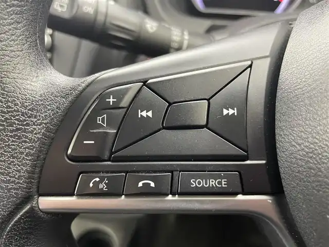 日産 ノート X 富山県 2018(平30)年 5万km スーパーブラック 純正ナビ【MM318D-W】/（BT/TV/CD/DVD/AM/FM）/フルセグTV/アラウンドビューモニター/衝突被害軽減ブレーキ/コーナーセンサー/レーンキープアシスト/オートマチックライト/LEDヘッドライト/横滑り防止装置/デジタルインナーミラー/ドライブレコーダー前/ETC/純正フロアマット/ドアバイザー/ウィンカーミラー/プッシュスタート/スマートキー×２/取扱説明書