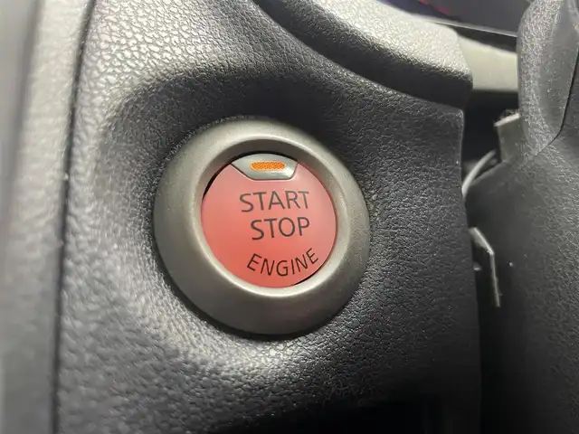 日産 ノート X 富山県 2018(平30)年 5万km スーパーブラック 純正ナビ【MM318D-W】/（BT/TV/CD/DVD/AM/FM）/フルセグTV/アラウンドビューモニター/衝突被害軽減ブレーキ/コーナーセンサー/レーンキープアシスト/オートマチックライト/LEDヘッドライト/横滑り防止装置/デジタルインナーミラー/ドライブレコーダー前/ETC/純正フロアマット/ドアバイザー/ウィンカーミラー/プッシュスタート/スマートキー×２/取扱説明書