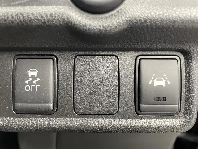 日産 ノート X 富山県 2018(平30)年 5万km スーパーブラック 純正ナビ【MM318D-W】/（BT/TV/CD/DVD/AM/FM）/フルセグTV/アラウンドビューモニター/衝突被害軽減ブレーキ/コーナーセンサー/レーンキープアシスト/オートマチックライト/LEDヘッドライト/横滑り防止装置/デジタルインナーミラー/ドライブレコーダー前/ETC/純正フロアマット/ドアバイザー/ウィンカーミラー/プッシュスタート/スマートキー×２/取扱説明書