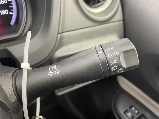 日産 ノート X 富山県 2018(平30)年 5万km スーパーブラック 純正ナビ【MM318D-W】/（BT/TV/CD/DVD/AM/FM）/フルセグTV/アラウンドビューモニター/衝突被害軽減ブレーキ/コーナーセンサー/レーンキープアシスト/オートマチックライト/LEDヘッドライト/横滑り防止装置/デジタルインナーミラー/ドライブレコーダー前/ETC/純正フロアマット/ドアバイザー/ウィンカーミラー/プッシュスタート/スマートキー×２/取扱説明書