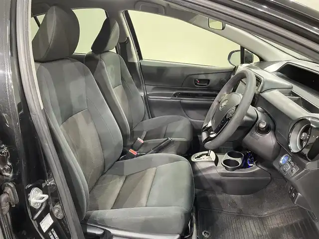 トヨタ アクア S スタイルブラック 愛知県 2017(平29)年 8.7万km ブラックマイカ 純正ナビ【NSZT-W66T】/プリクラッシュセーフティ/レーンキープアシスト/先行車発進告知/ドライブレコーダー/ビルトインＥＴＣ/オートハイビーム/ＣＤ／ＤＶＤ/Ｂｌｕｅｔｏｏｔｈ/ＩＳＯＦＩＸ　/プッシュスタート　/バックカメラ/ＬＥＤヘッドライト/フロアマット/電動格納ミラー