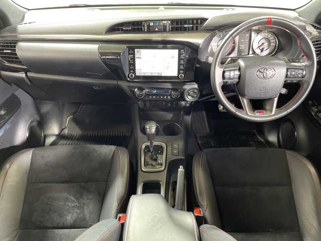 トヨタ ハイラックス 神奈川県 2023(令5)年 3.7万km 白 純正8インチナビ/全周囲カメラ/LEDライト/ETC/追従クルーズコントローラ/スマートキー/スペアキー/純正18インチAW/ターボ/純正フロアマット/ハーフレザーシート/アイドリングストップ/シートリフター/プッシュスタート/フォグランプ/オートライト/ウィンカーミラー/電動格納ミラー/カーテンエアバック/パーキングアシスト/衝突軽減システム/レーンアシスト/盗難防止装置/横滑り防止装置/車線逸脱警報/取扱説明書/保証書