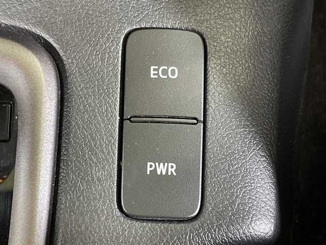 トヨタ ハイラックス 神奈川県 2023(令5)年 3.7万km 白 純正8インチナビ/全周囲カメラ/LEDライト/ETC/追従クルーズコントローラ/スマートキー/スペアキー/純正18インチAW/ターボ/純正フロアマット/ハーフレザーシート/アイドリングストップ/シートリフター/プッシュスタート/フォグランプ/オートライト/ウィンカーミラー/電動格納ミラー/カーテンエアバック/パーキングアシスト/衝突軽減システム/レーンアシスト/盗難防止装置/横滑り防止装置/車線逸脱警報/取扱説明書/保証書