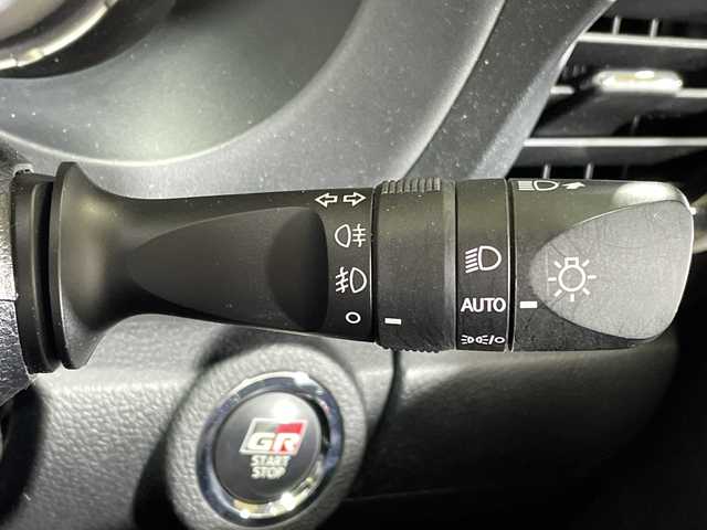 トヨタ ハイラックス 神奈川県 2023(令5)年 3.7万km 白 純正8インチナビ/全周囲カメラ/LEDライト/ETC/追従クルーズコントローラ/スマートキー/スペアキー/純正18インチAW/ターボ/純正フロアマット/ハーフレザーシート/アイドリングストップ/シートリフター/プッシュスタート/フォグランプ/オートライト/ウィンカーミラー/電動格納ミラー/カーテンエアバック/パーキングアシスト/衝突軽減システム/レーンアシスト/盗難防止装置/横滑り防止装置/車線逸脱警報/取扱説明書/保証書