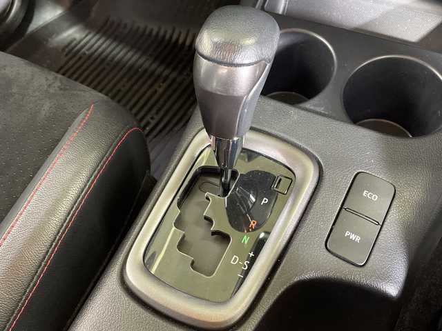 トヨタ ハイラックス 神奈川県 2023(令5)年 3.7万km 白 純正8インチナビ/全周囲カメラ/LEDライト/ETC/追従クルーズコントローラ/スマートキー/スペアキー/純正18インチAW/ターボ/純正フロアマット/ハーフレザーシート/アイドリングストップ/シートリフター/プッシュスタート/フォグランプ/オートライト/ウィンカーミラー/電動格納ミラー/カーテンエアバック/パーキングアシスト/衝突軽減システム/レーンアシスト/盗難防止装置/横滑り防止装置/車線逸脱警報/取扱説明書/保証書