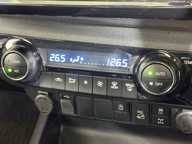 トヨタ ハイラックス 神奈川県 2023(令5)年 3.7万km 白 純正8インチナビ/全周囲カメラ/LEDライト/ETC/追従クルーズコントローラ/スマートキー/スペアキー/純正18インチAW/ターボ/純正フロアマット/ハーフレザーシート/アイドリングストップ/シートリフター/プッシュスタート/フォグランプ/オートライト/ウィンカーミラー/電動格納ミラー/カーテンエアバック/パーキングアシスト/衝突軽減システム/レーンアシスト/盗難防止装置/横滑り防止装置/車線逸脱警報/取扱説明書/保証書