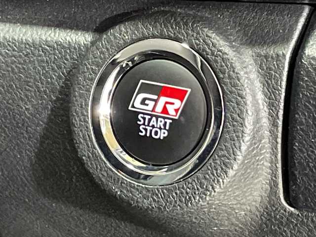 トヨタ ハイラックス 神奈川県 2023(令5)年 3.7万km 白 純正8インチナビ/全周囲カメラ/LEDライト/ETC/追従クルーズコントローラ/スマートキー/スペアキー/純正18インチAW/ターボ/純正フロアマット/ハーフレザーシート/アイドリングストップ/シートリフター/プッシュスタート/フォグランプ/オートライト/ウィンカーミラー/電動格納ミラー/カーテンエアバック/パーキングアシスト/衝突軽減システム/レーンアシスト/盗難防止装置/横滑り防止装置/車線逸脱警報/取扱説明書/保証書